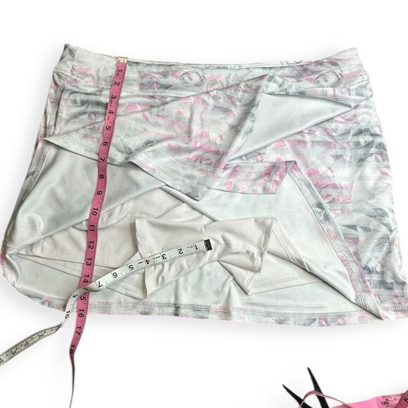 PGA TOUR Women’s Gray Pink Asymmetrical Sunflux Knit Skort with Contour Waist Si - Picture 8 of 8